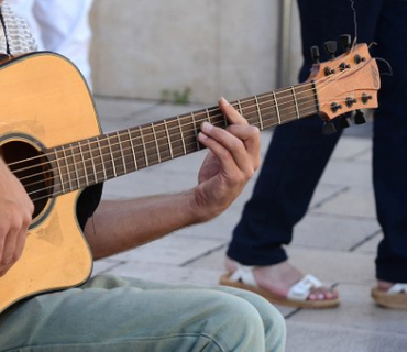 come suonare la chitarra